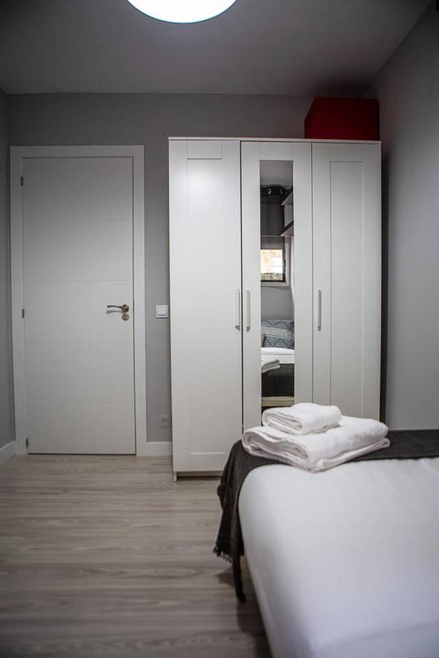Lovely 3 Bedroom Apartment Next To Fuencarral Madrid Bagian luar foto