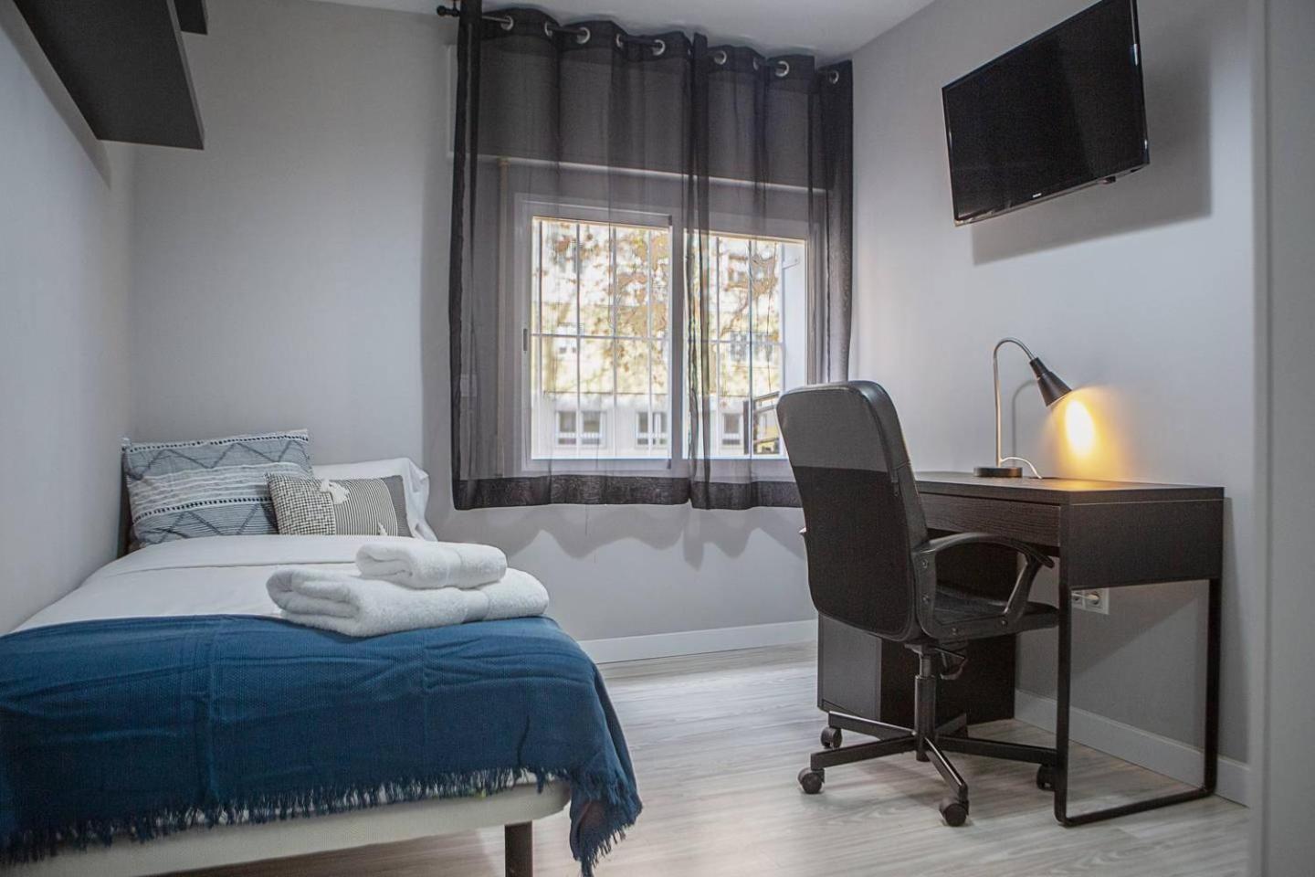 Lovely 3 Bedroom Apartment Next To Fuencarral Madrid Bagian luar foto