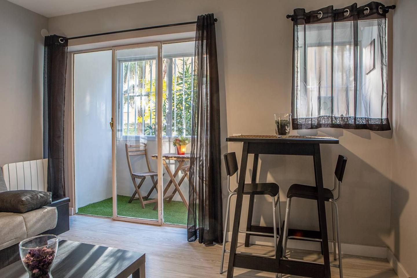 Lovely 3 Bedroom Apartment Next To Fuencarral Madrid Bagian luar foto